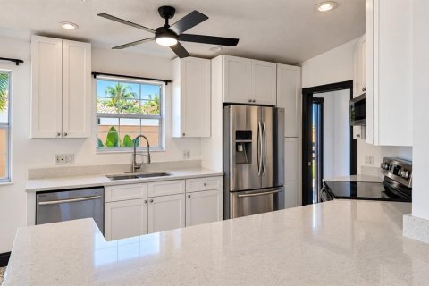 Villa ou maison à louer à Orlando, Floride: 2 chambres, 144.37 m2 № 2434479 - photo 9