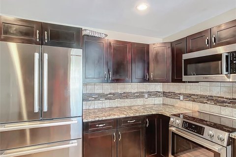 House in Indian lake estates, Florida 3 bedrooms, 163.88 sq.m. № 1657888 - photo 15