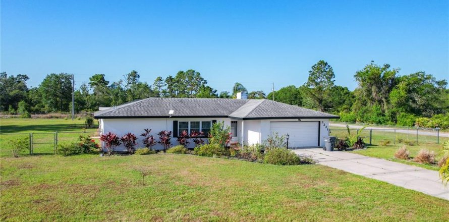House in Indian lake estates, Florida 3 bedrooms, 163.88 sq.m. № 1657888