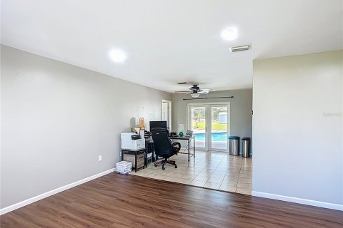 House in Indian lake estates, Florida 3 bedrooms, 163.88 sq.m. № 1657888 - photo 12