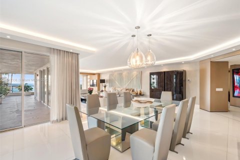 Copropriété à vendre à Miami Beach, Floride: 4 chambres, 379.6 m2 № 1967351 - photo 12