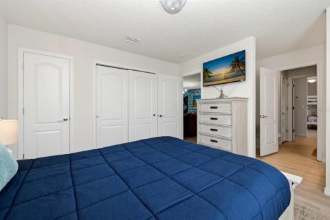 House in Kissimmee, Florida 8 bedrooms, 375.42 sq.m. № 2227229 - photo 28