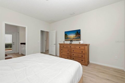 House in Kissimmee, Florida 8 bedrooms, 375.42 sq.m. № 2227229 - photo 14