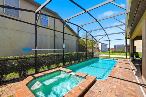 House in Kissimmee, Florida 8 bedrooms, 375.42 sq.m. № 2227229 - photo 8