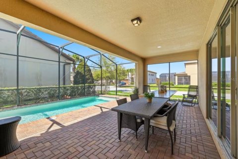 House in Kissimmee, Florida 8 bedrooms, 375.42 sq.m. № 2227229 - photo 2