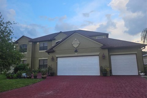 House in Kissimmee, Florida 6 bedrooms, 416.57 sq.m. № 2373801