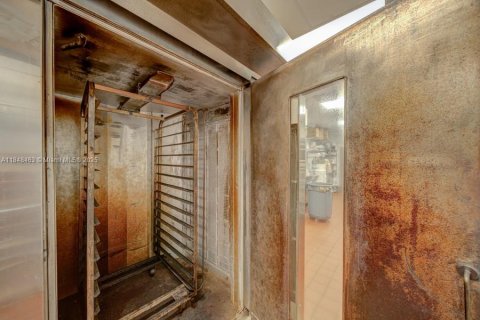 Commercial property in Miami, Florida № 1980713 - photo 22