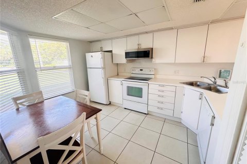 Touwnhouse à vendre à Port Orange, Floride: 2 chambres, 137.31 m2 № 2094869 - photo 19