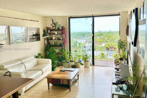 Copropriété à louer à North Miami, Floride: 1 chambre, 67.17 m2 № 1996573 - photo 2
