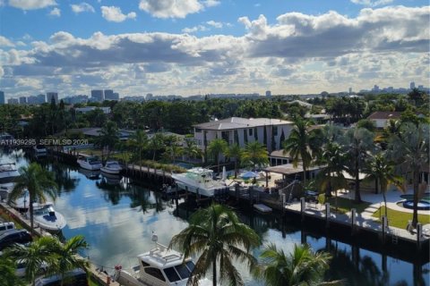 Copropriété à louer à North Miami, Floride: 1 chambre, 67.17 m2 № 1996573 - photo 19
