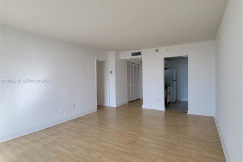 Copropriété à louer à North Miami, Floride: 1 chambre, 67.17 m2 № 1996573 - photo 20