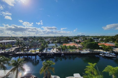 Copropriété à louer à North Miami, Floride: 1 chambre, 67.17 m2 № 1996573 - photo 17