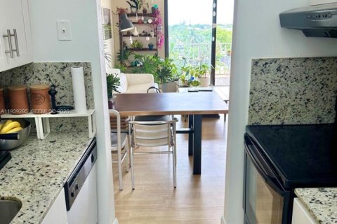 Copropriété à louer à North Miami, Floride: 1 chambre, 67.17 m2 № 1996573 - photo 4