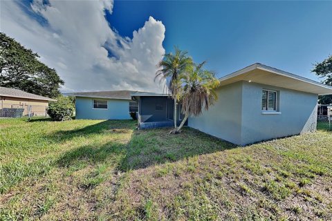 Villa ou maison à louer à Sarasota, Floride: 3 chambres, 161.37 m2 № 2385965 - photo 18