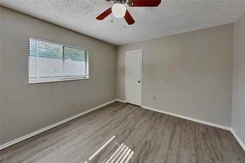 Villa ou maison à louer à Sarasota, Floride: 3 chambres, 161.37 m2 № 2385965 - photo 13