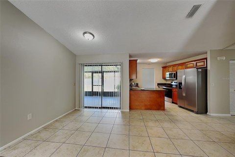 Villa ou maison à louer à Sarasota, Floride: 3 chambres, 161.37 m2 № 2385965 - photo 5
