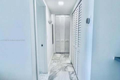 Copropriété à louer à Miami Beach, Floride: 1 chambre, 65.03 m2 № 1705331 - photo 8