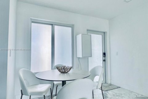 Copropriété à louer à Miami Beach, Floride: 1 chambre, 65.03 m2 № 1705331 - photo 10