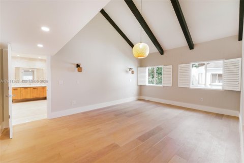 Villa ou maison à louer à Miami, Floride: 5 chambres, 356.74 m2 № 2076667 - photo 15