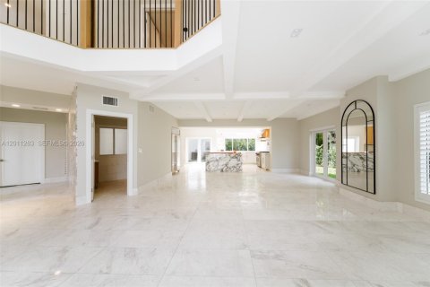 Villa ou maison à louer à Miami, Floride: 5 chambres, 356.74 m2 № 2076667 - photo 2