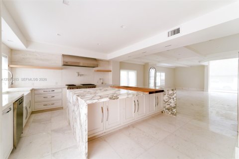 Villa ou maison à louer à Miami, Floride: 5 chambres, 356.74 m2 № 2076667 - photo 8