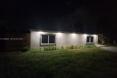 Casa en venta en Margate, Florida, 4 dormitorios, 125.33 m2 № 2152644 - foto 2