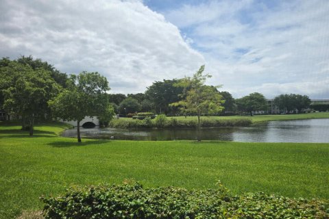 Copropriété à vendre à Coconut Creek, Floride: 2 chambres, 107.4 m2 № 2084931 - photo 18