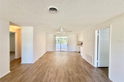 House in Winter Park, Florida 3 bedrooms, 104.79 sq.m. № 2142854 - photo 4