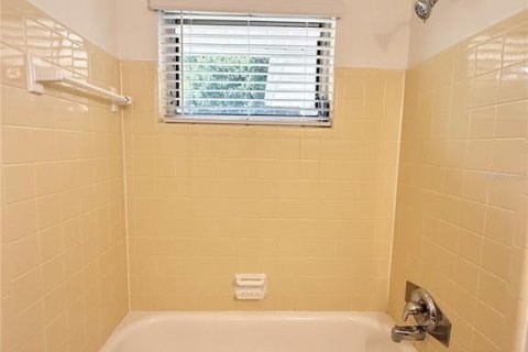 House in Winter Park, Florida 3 bedrooms, 104.79 sq.m. № 2142854 - photo 22
