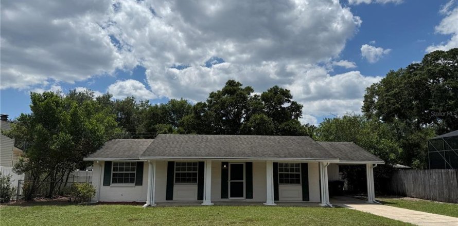 House in Winter Park, Florida 3 bedrooms, 104.79 sq.m. № 2142854