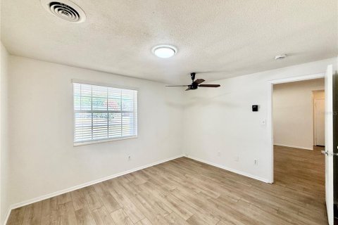 House in Winter Park, Florida 3 bedrooms, 104.79 sq.m. № 2142854 - photo 12