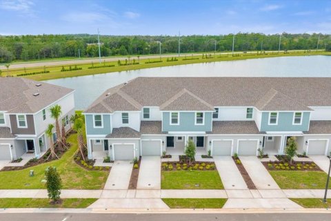 Townhouse in Kissimmee, Florida 3 bedrooms, 127.55 sq.m. № 1760129 - photo 2
