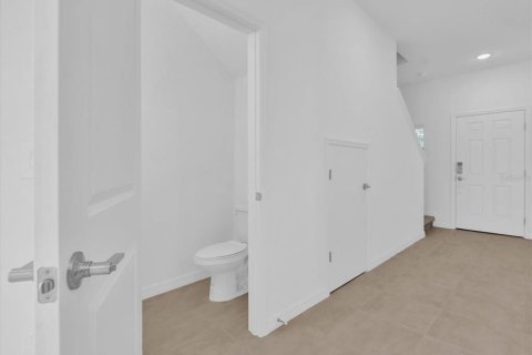 Townhouse in Kissimmee, Florida 3 bedrooms, 127.55 sq.m. № 1760129 - photo 3