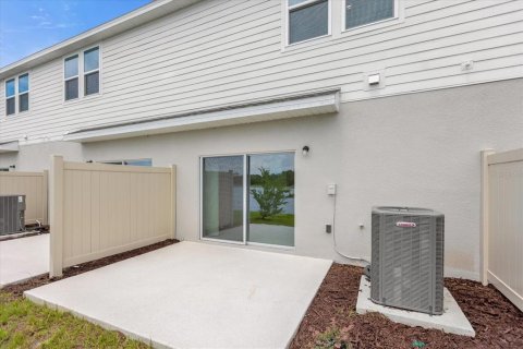Townhouse in Kissimmee, Florida 3 bedrooms, 127.55 sq.m. № 1760129 - photo 22