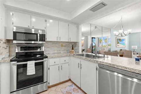 Copropriété à louer à Saint Petersburg, Floride: 1 chambre, 72.46 m2 № 2406516 - photo 16