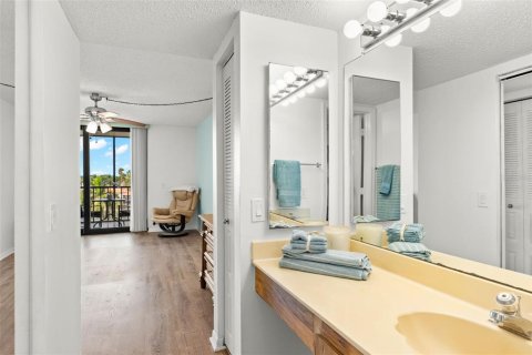 Copropriété à louer à Saint Petersburg, Floride: 1 chambre, 72.46 m2 № 2406516 - photo 20