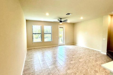 Townhouse in Lake Worth, Florida 3 bedrooms, 174.56 sq.m. № 2082961 - photo 5