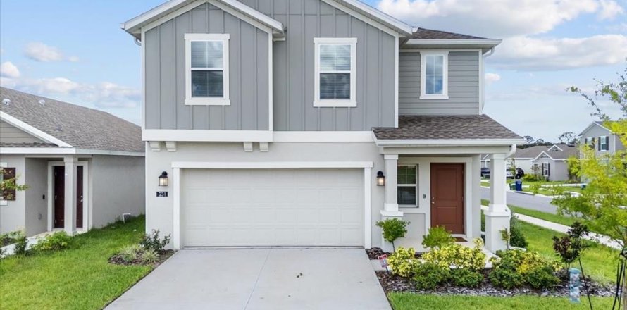 House in Winter Haven, Florida 4 bedrooms, 179.58 sq.m. № 1881342