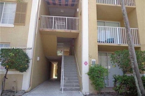 Apartamento en alquiler en Pembroke Pines, Florida, 2 dormitorios, 85.66 m2 № 2387960 - foto 4
