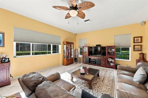 Casa en venta en Land O' Lakes, Florida, 3 dormitorios, 275.73 m2 № 2429651 - foto 13