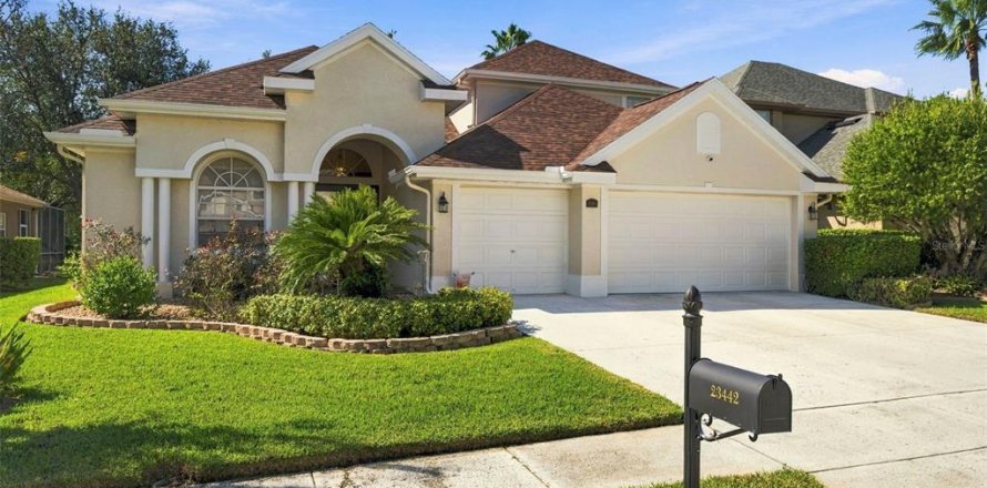 Casa en Land O' Lakes, Florida 3 dormitorios, 275.73 m2 № 2429651