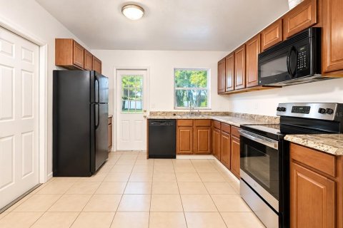 Villa ou maison à louer à Winter Park, Floride: 2 chambres, 102.19 m2 № 2408730 - photo 5