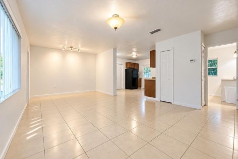 Villa ou maison à louer à Winter Park, Floride: 2 chambres, 102.19 m2 № 2408730 - photo 6