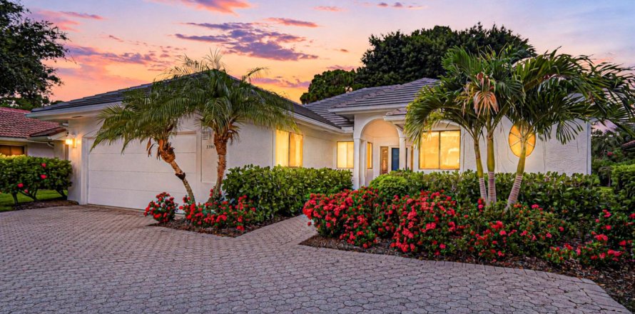 Villa ou maison à Stuart, Floride 3 chambres, 190.54 m2 № 2259847