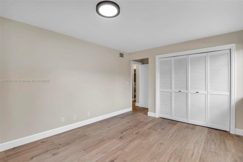 House in Palm Beach Gardens, Florida 4 bedrooms, 298.49 sq.m. № 1697373 - photo 24
