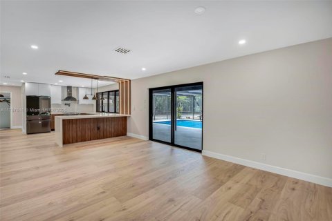 House in Palm Beach Gardens, Florida 4 bedrooms, 298.49 sq.m. № 1697373 - photo 14