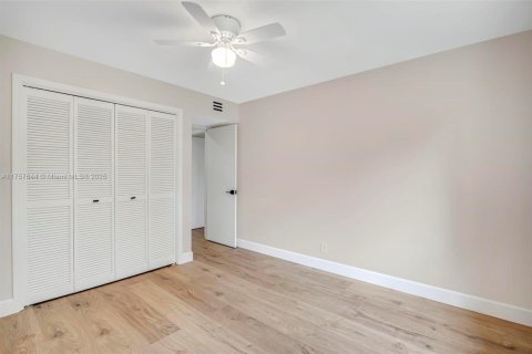House in Palm Beach Gardens, Florida 4 bedrooms, 298.49 sq.m. № 1697373 - photo 22