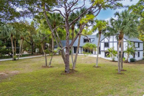 House in Palm Beach Gardens, Florida 4 bedrooms, 298.49 sq.m. № 1697373 - photo 3