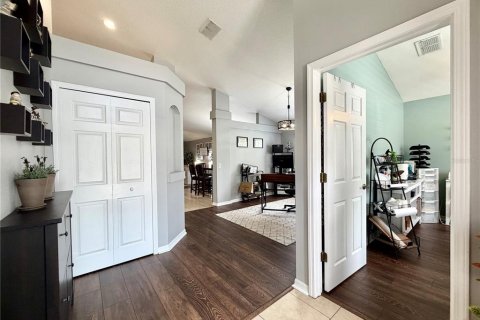 House in Hudson, Florida 4 bedrooms, 180.69 sq.m. № 2150690 - photo 8