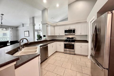 House in Hudson, Florida 4 bedrooms, 180.69 sq.m. № 2150690 - photo 4